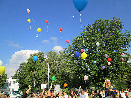 Luftballons für die Absolventenfeier der Fachakademie für Sozialpädagogik